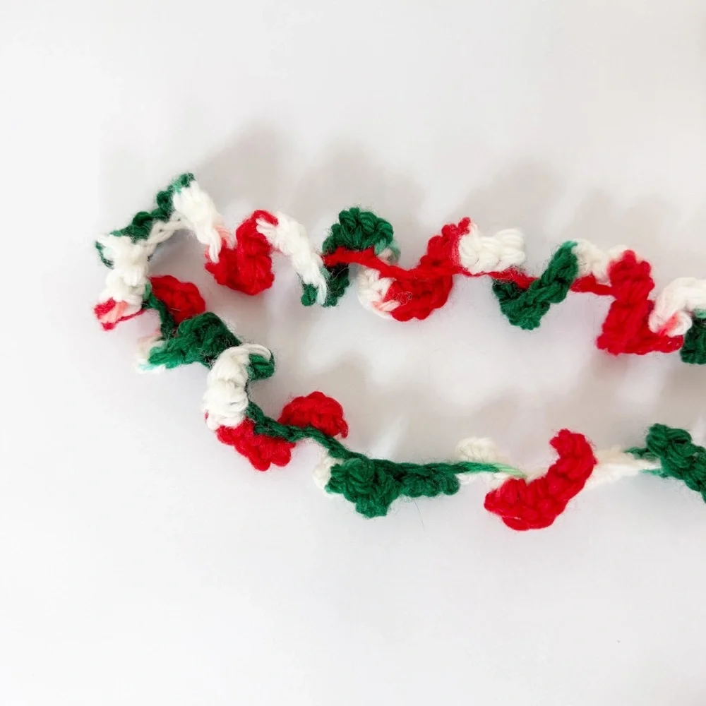 Handmade Crocheted Christmas Garland Red White Green Traditional 18’ Vintage